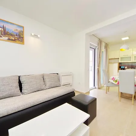 Smiljka Apartman Zára